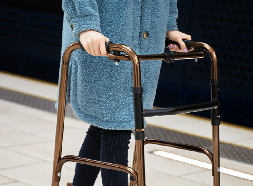 Что следует купить маломобильному инвалиду?